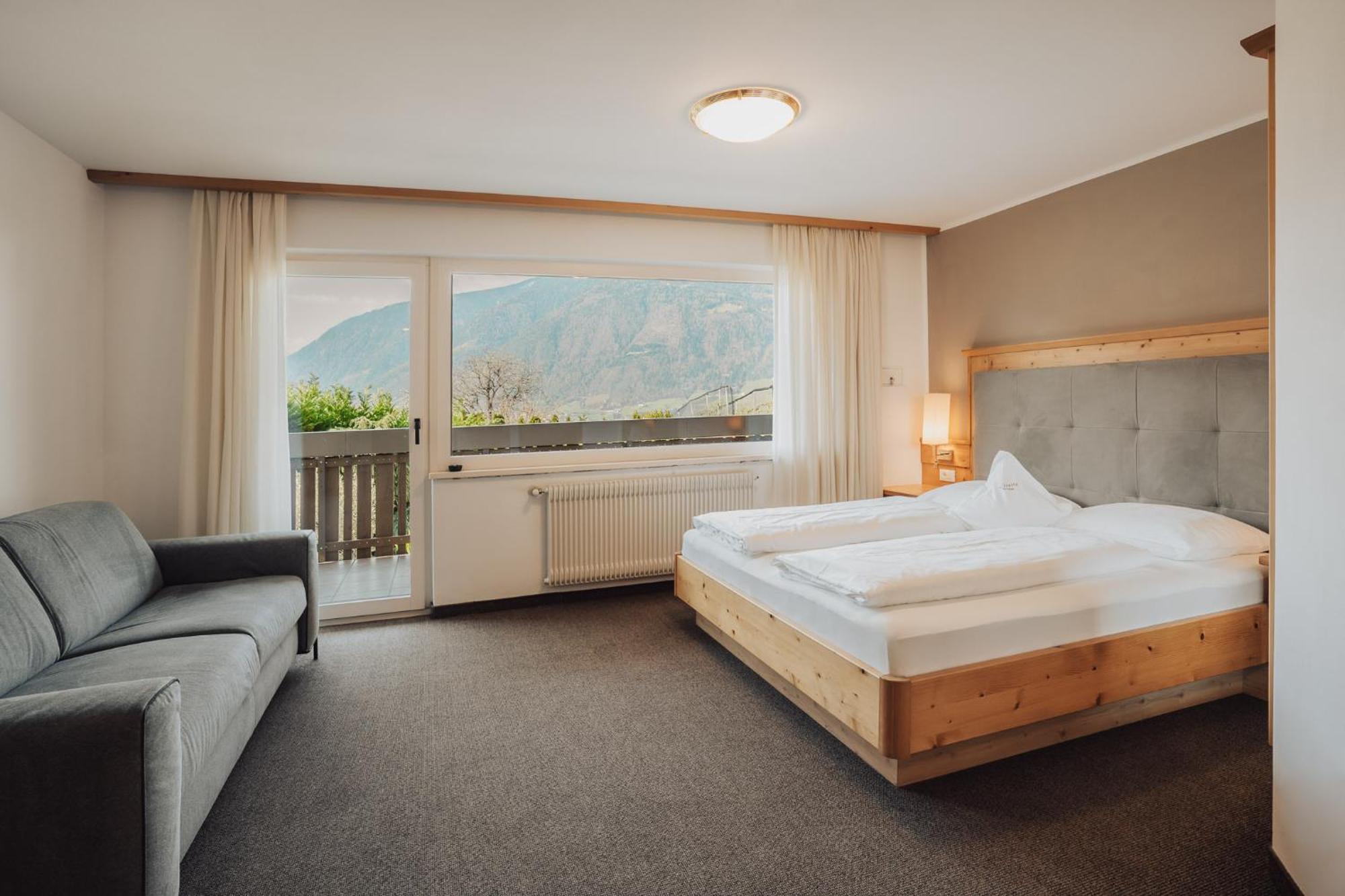 Hotel Lisetta Tirolo Esterno foto